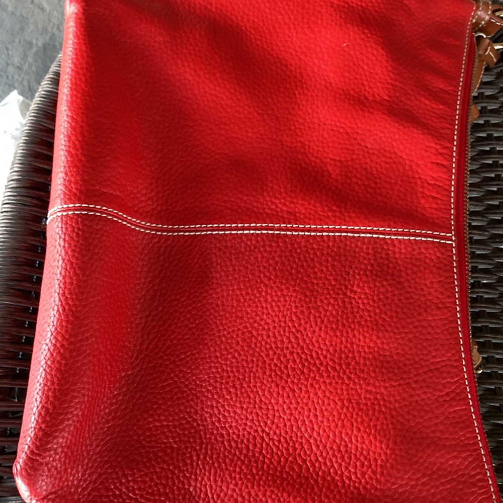 DOONEY & BOURKE RED PEBBLED LEATHER SHOULDER BAG/HOBO PURSE. 2 ZIPPERED POCKETS - Picture 15 of 16